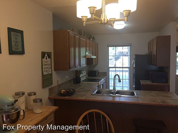 3rd image of 596 W Owl Dr