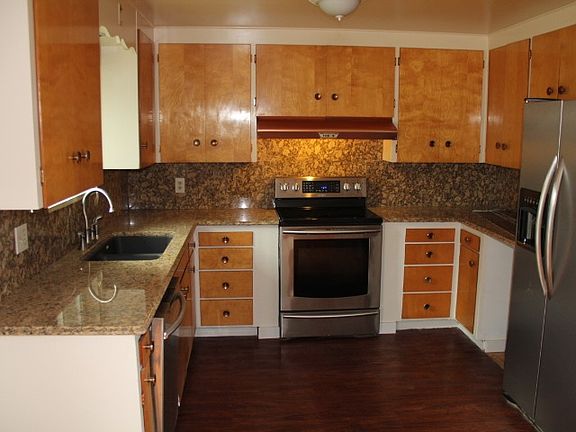 4th image of 17027 44th Ave W