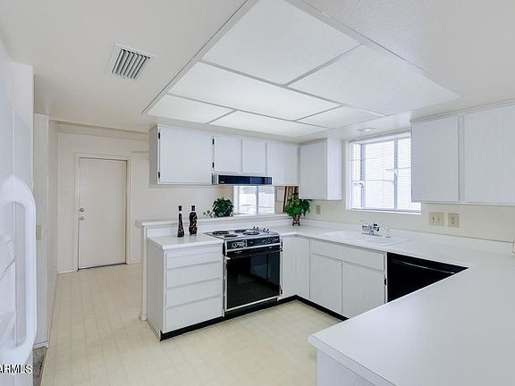 5th image of 10421 E Silvertree Dr