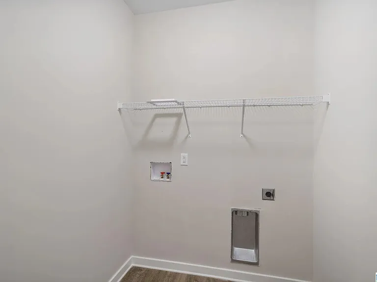 7944 Saint James Dr — Photo 29