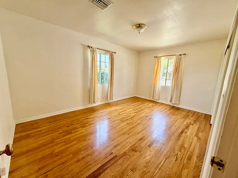 11126 Daines Dr — Photo 12