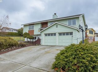 3540 Royal Crest Dr, The Dalles, OR 97058