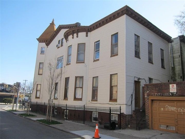 2nd image of 718 Bushwick Ave