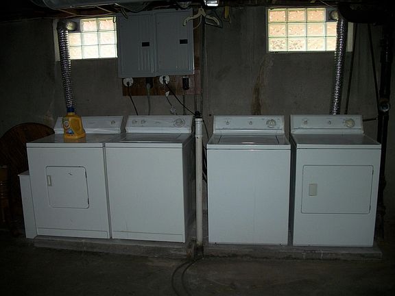 3rd image of 5604 Chippewa St #2E