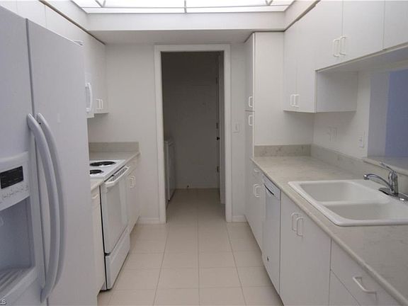 5th image of 102 Tuscana Ct APT 905
