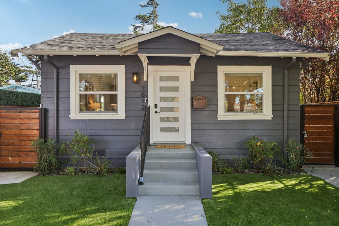 Carleton St-S0410-002.jpg