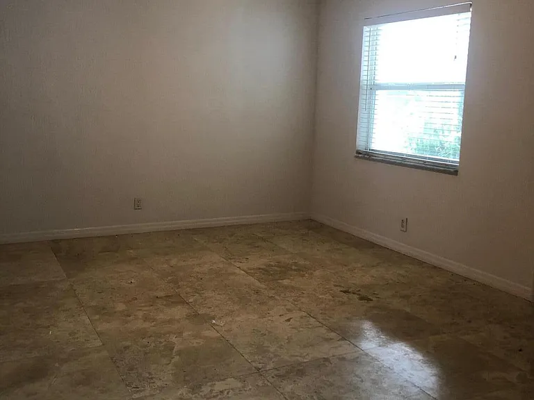 1470 N Dixie Hwy #16 — Photo 4