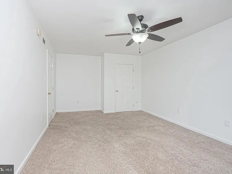 1051 Harbour Dr — Photo 23