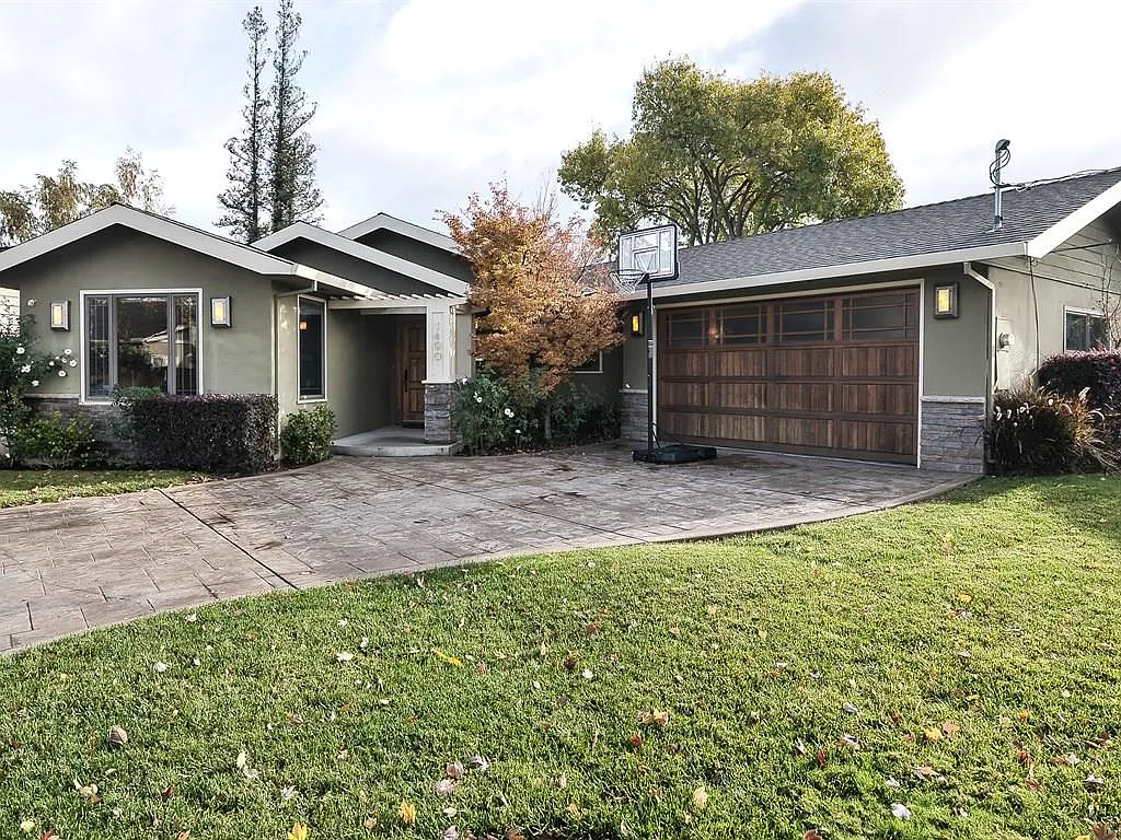 1490 Santa Inez Dr photo 1