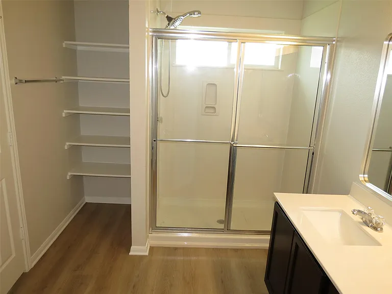 375 Musgrav — Photo 16