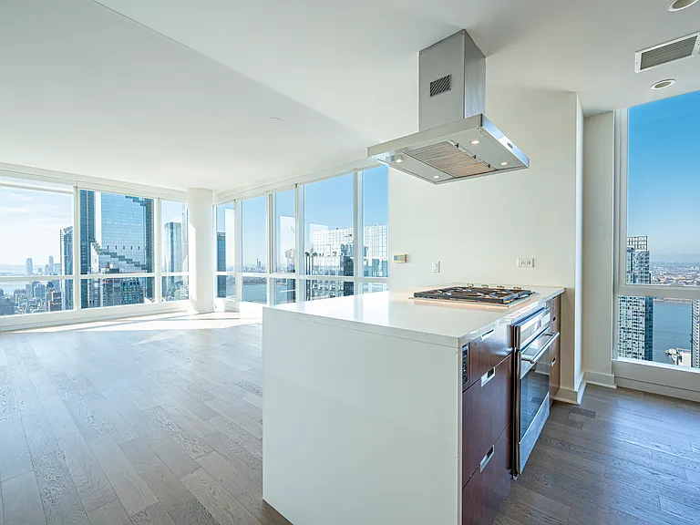 460 W 42nd St #56J — Photo 5
