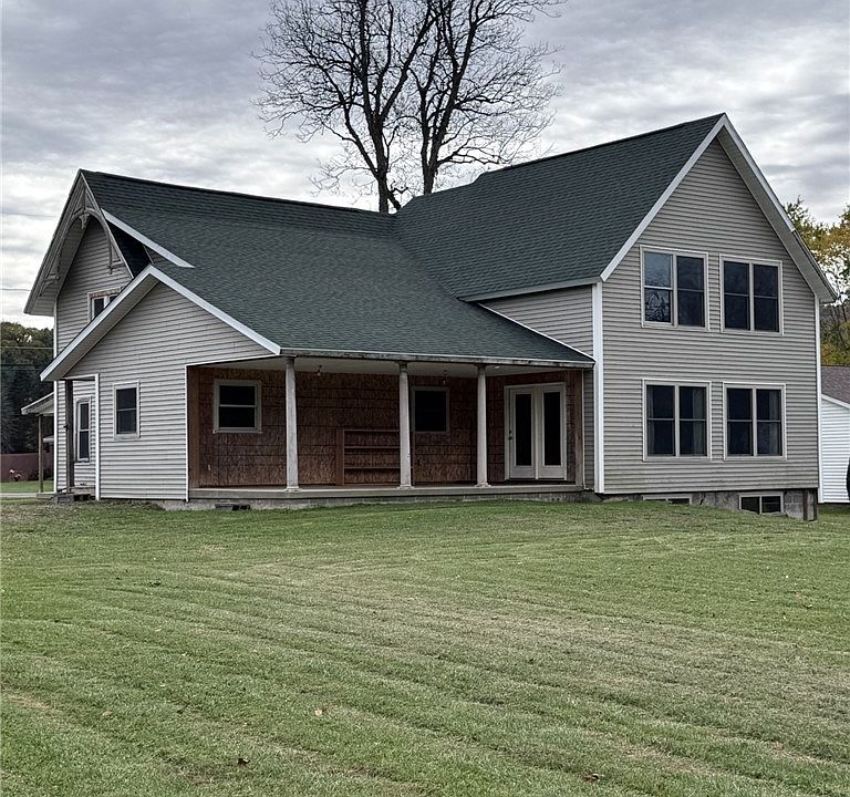 1st image of 925 E Honeoye St