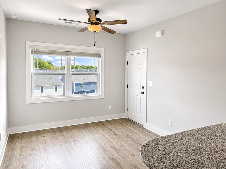 651 N O'Neil Street — Photo 3
