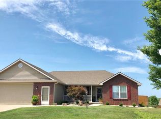 502 Natalee Ln, Gower, MO 64454
