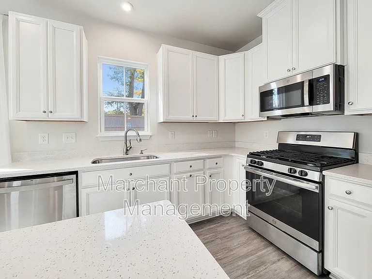 111 Marthawood Ln — Photo 13