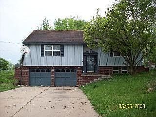2nd image of 1021 NE 74th St