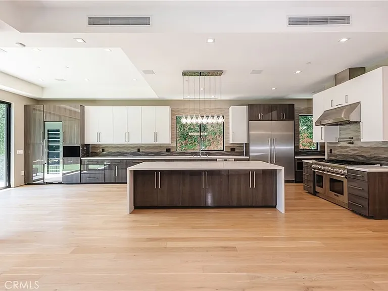 1643 S Carmelina Ave — Photo 6