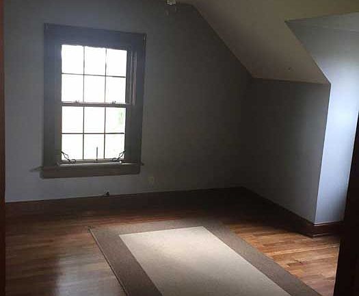 Bedroom 2 (Upstairs)