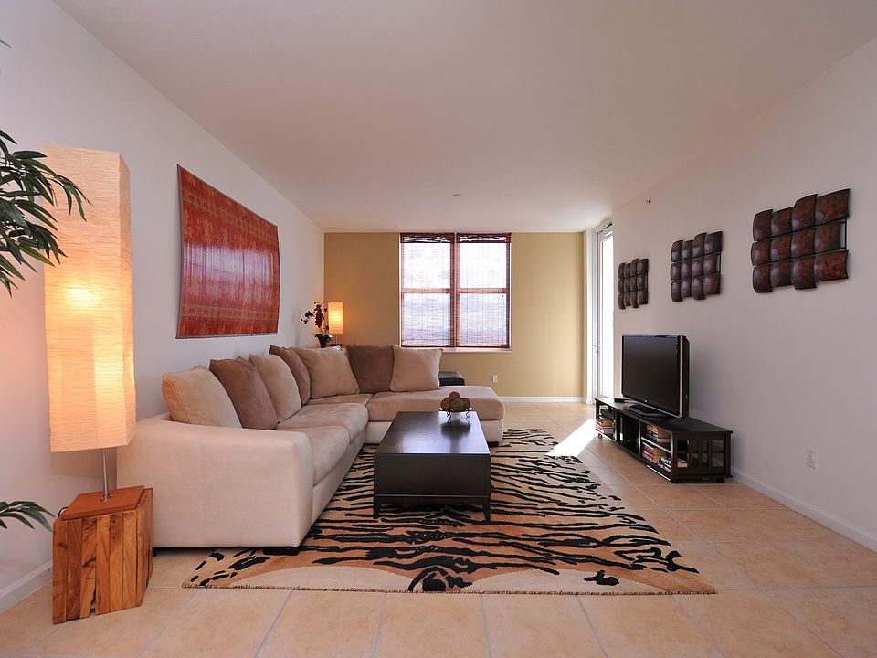 1st image of 511 SE 5th Ave APT 2007