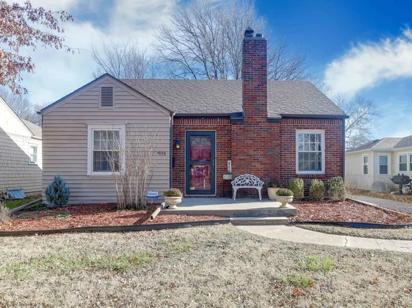 806 N Crestway St, Wichita, KS 67208