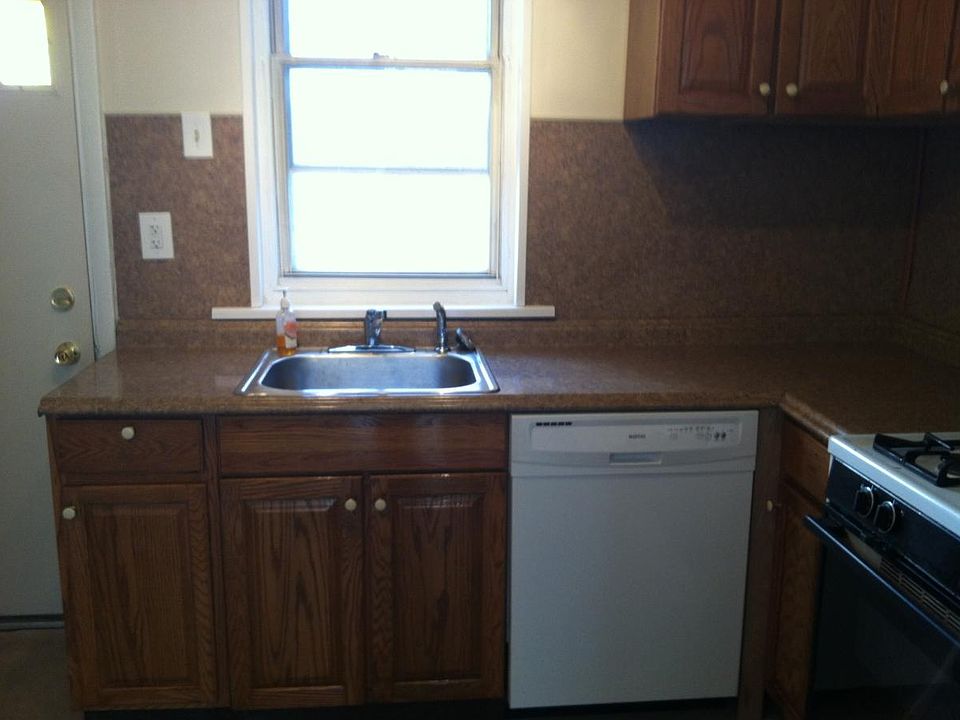2nd image of 533 N Felton St