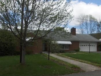 1st image of 817 14th Ave
