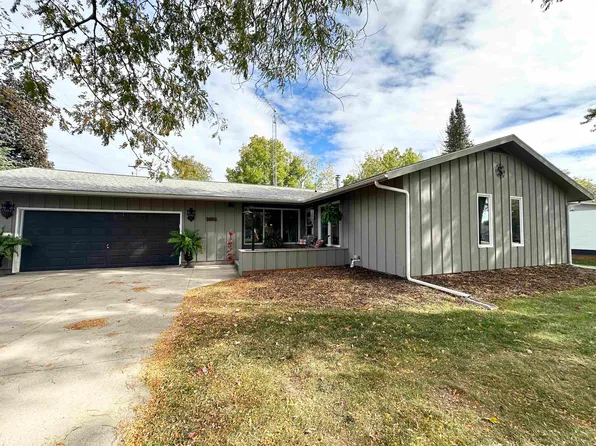 914 Elm St, Mauston, WI 53948