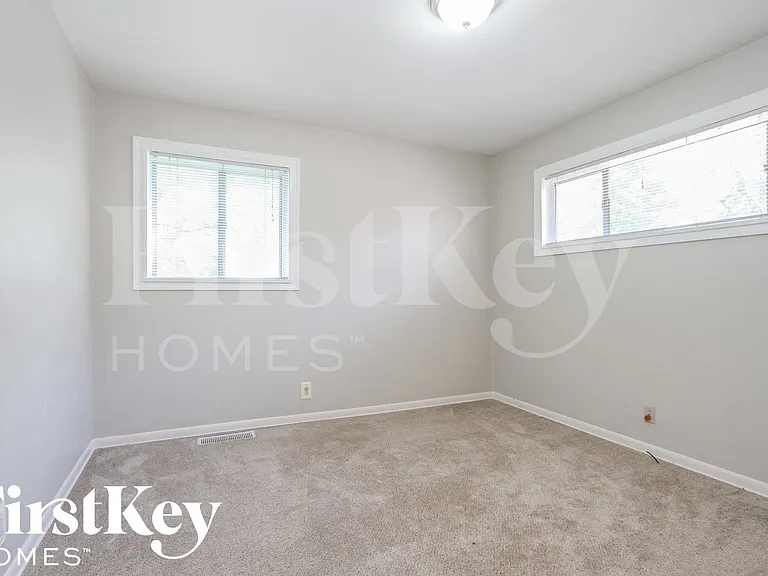 6605 W 14th St — Photo 13