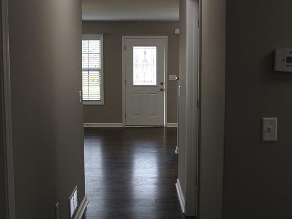 4th image of 633 Woodside-walk Trl