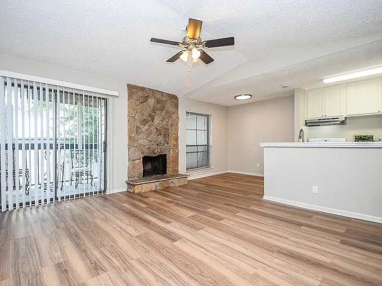 17331 Red Oak Dr #24 — Photo 2
