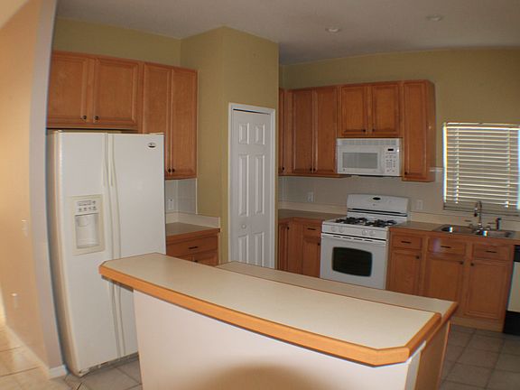3rd image of 2529 Aster Cove Ln