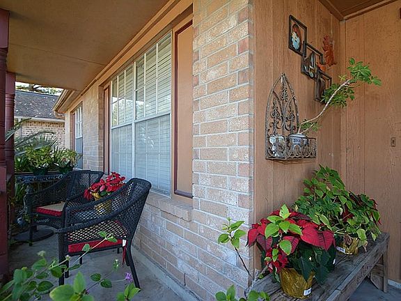 3rd image of 150 Moonridge Dr