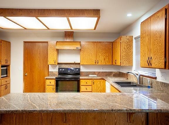 2nd image of 1511 Hubbard Ln