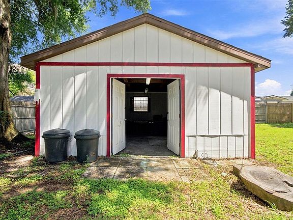 3rd image of 5206 PARADE STREET