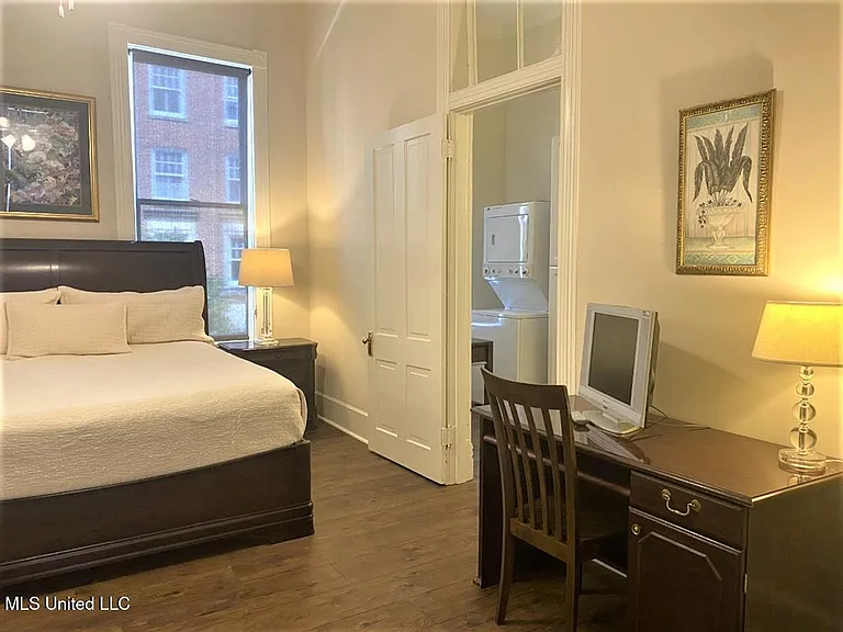 105 N Pearl St #B — Photo 15