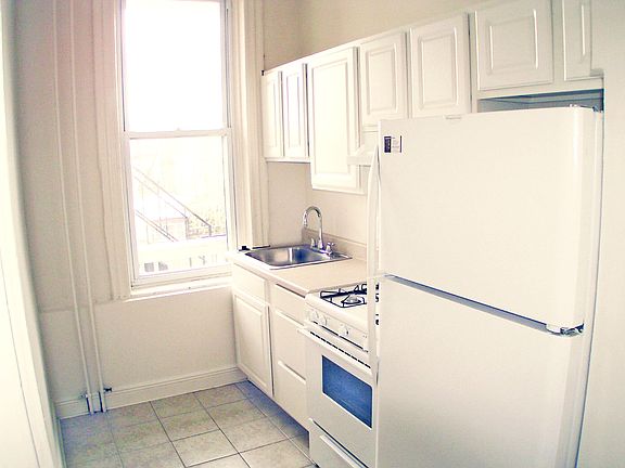 4th image of 1810 Eutaw Pl APT 400
