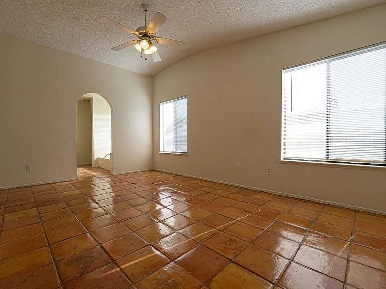 6357 Formula Way — Photo 25