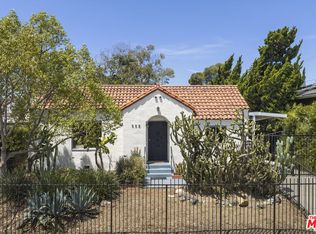 585 N Irving Blvd, Los Angeles, CA 90004