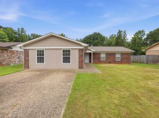 31 N Valley Dr, Jacksonville, AR 72076