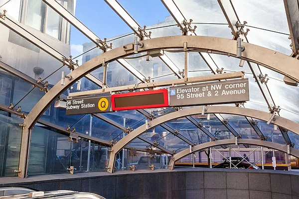 Rented by Greystar | media 8