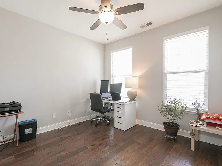 1055 Crisp Spring Dr — Photo 23