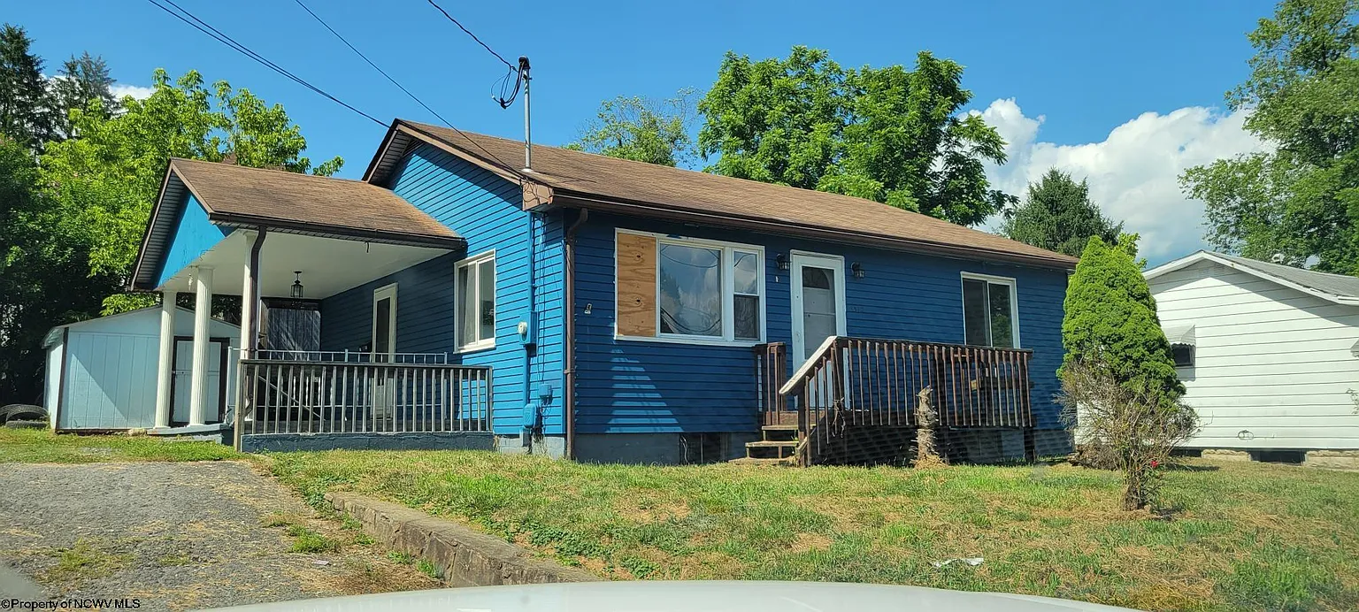 1312 Robin Ln photo 1