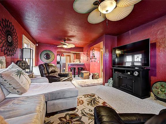 5th image of 608 SW 32nd St