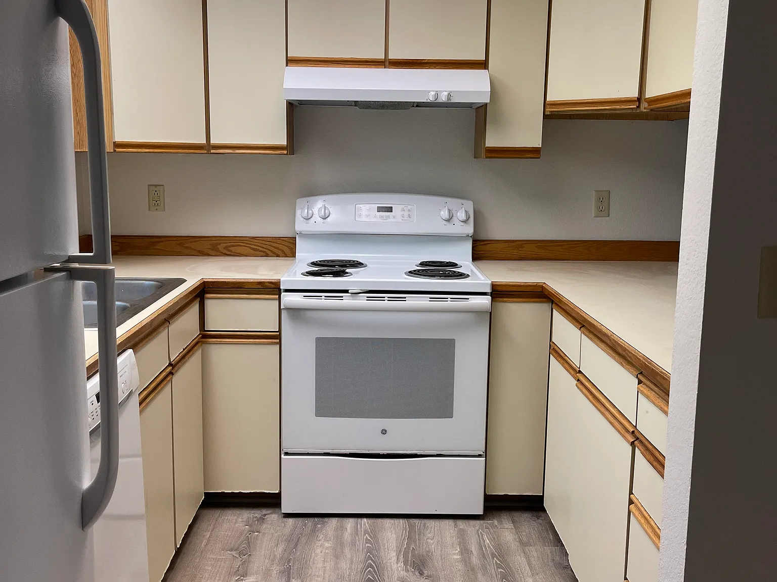 3 bed, 2.5 bath, 1300 sqft, $2,395 — Photo 4