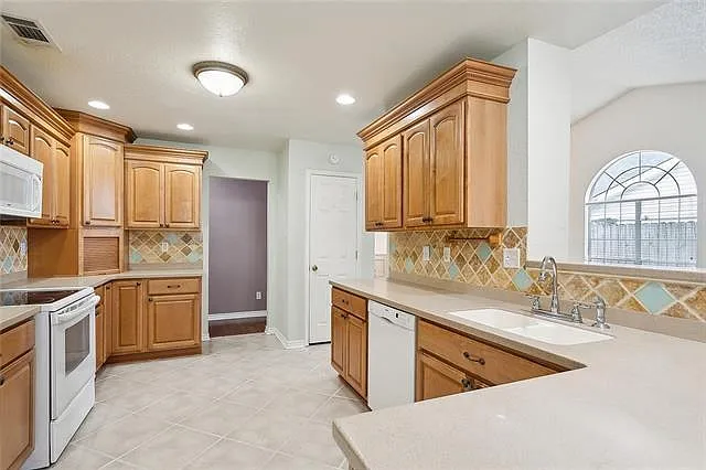 1109 Marlowe Ct — Photo 4