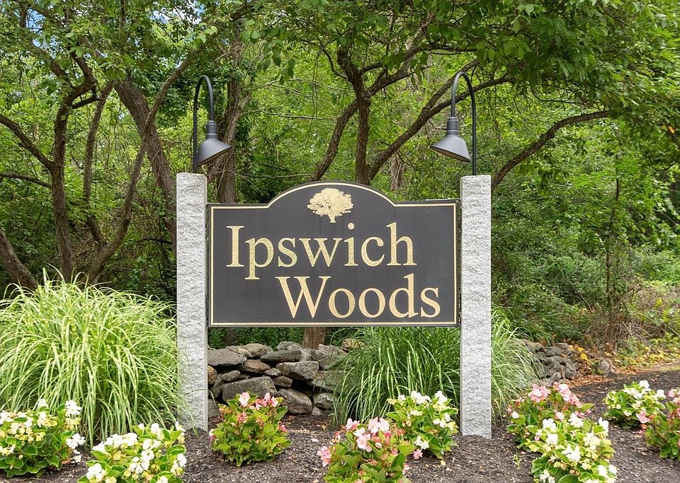 1st image of 2 Ipswich Woods Dr