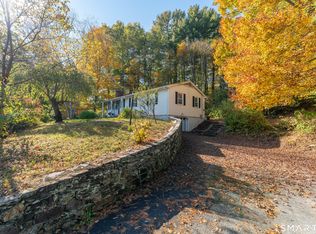 82 Little Pond Rd, Woodstock, CT 06281