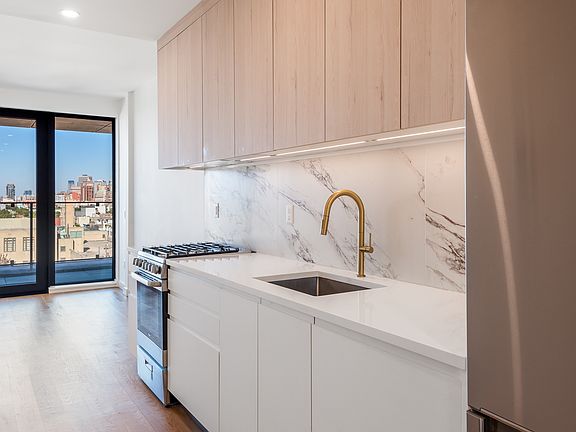 4th image of 375 Dean St #1122