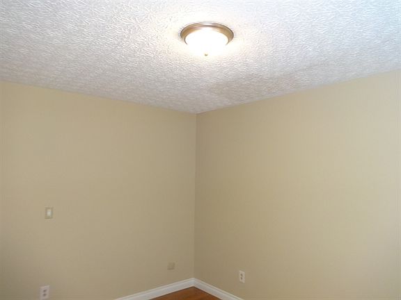 3rd image of 4480 Windrow Dr