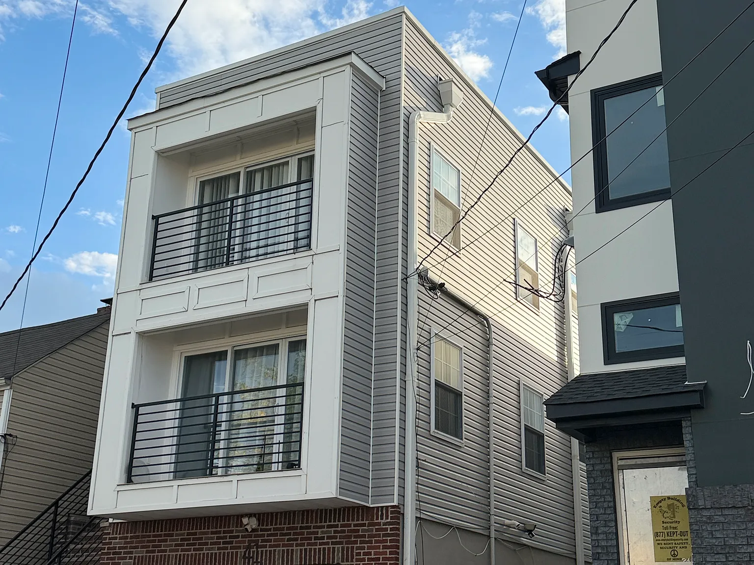 3 bed, $2,700 — Photo 2